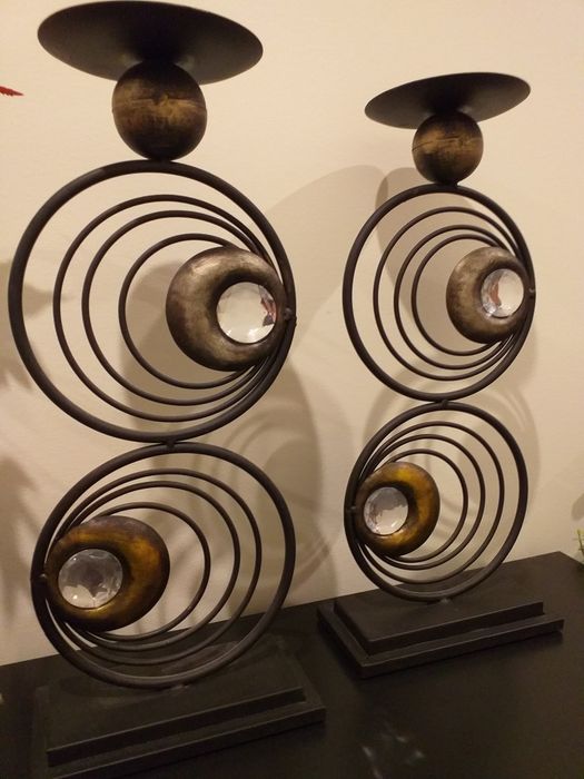 NOVO  artigos decoração PREÇO UNIDADE,em metal tons preto e dourado,globo 33cm,castiça porta vela 40cm,veja zonas