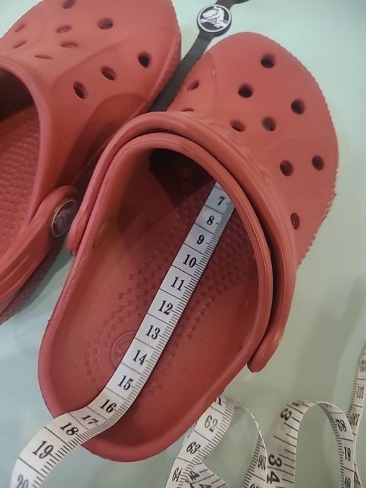 Дітячі босоніжки Crocs