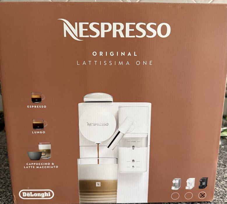 Nespresso Latissima One ** NOVA **