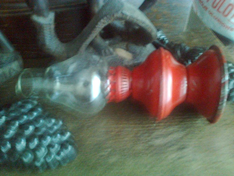 Metalowa lampka naftowa
