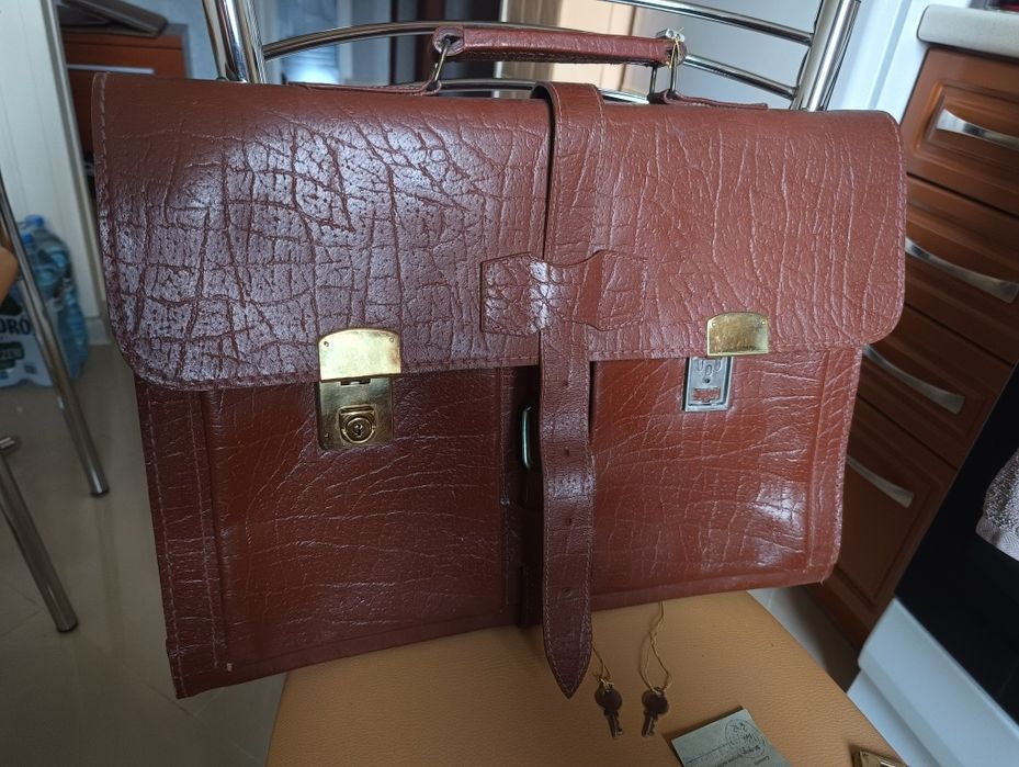 Skórzana teczka Amerykanka 1968r. uszkodzone zapięcie