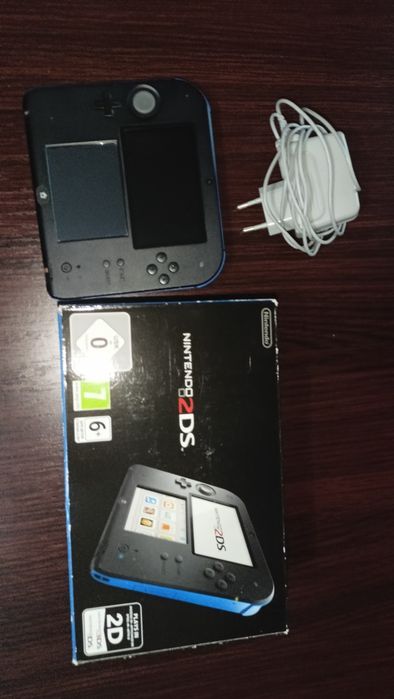 Nintendo 2DS Black and Blue