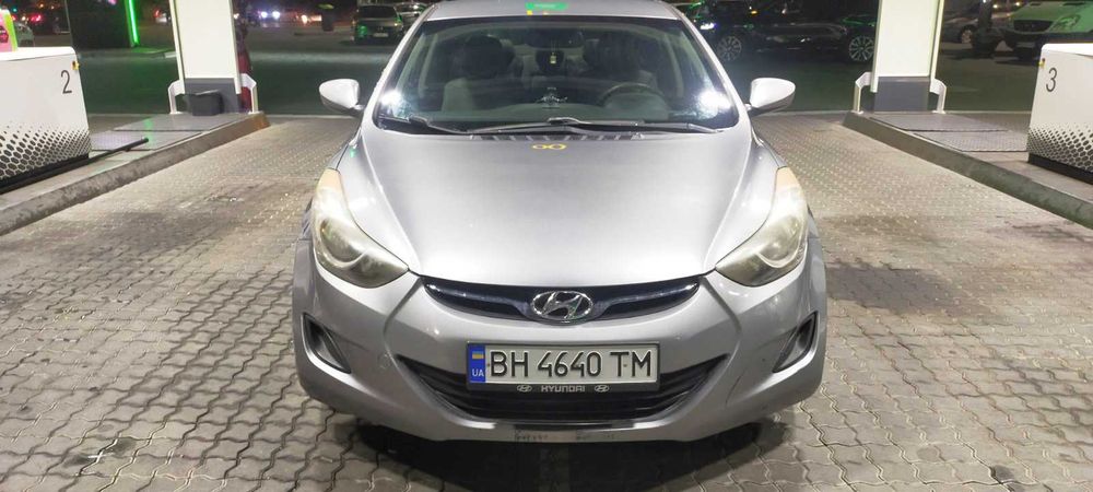 Hyundai Elantra 2013 год (1,8 бензин, автомат )