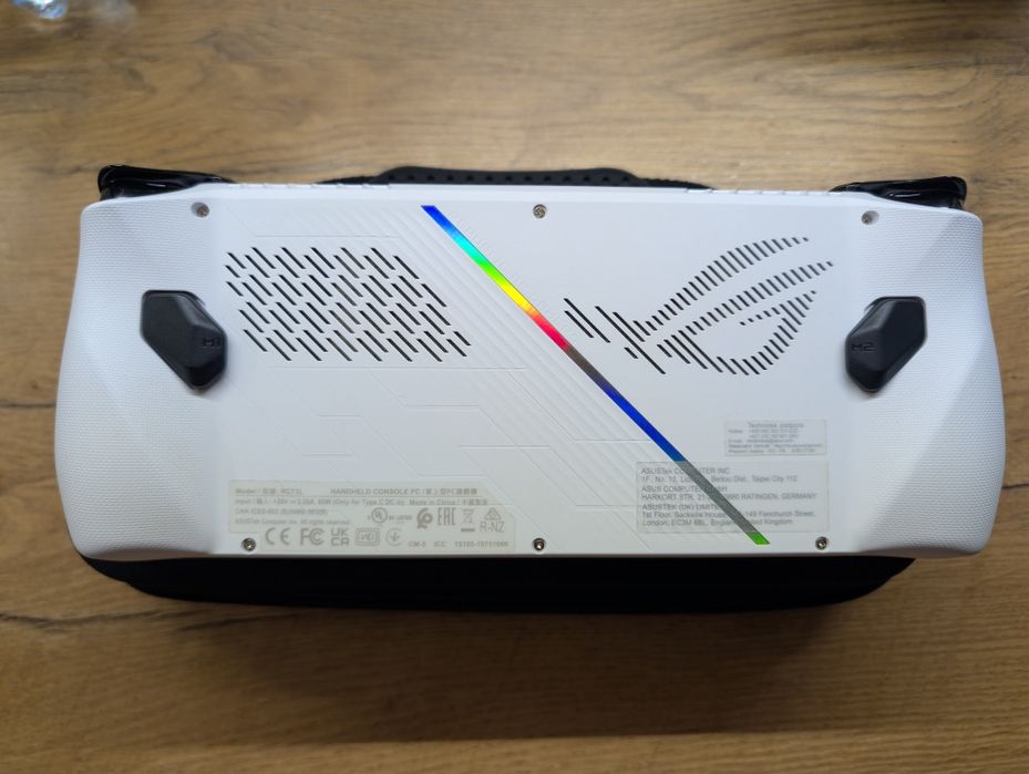 Asus ROG Ally z1e / Gwarancja / akcesoria