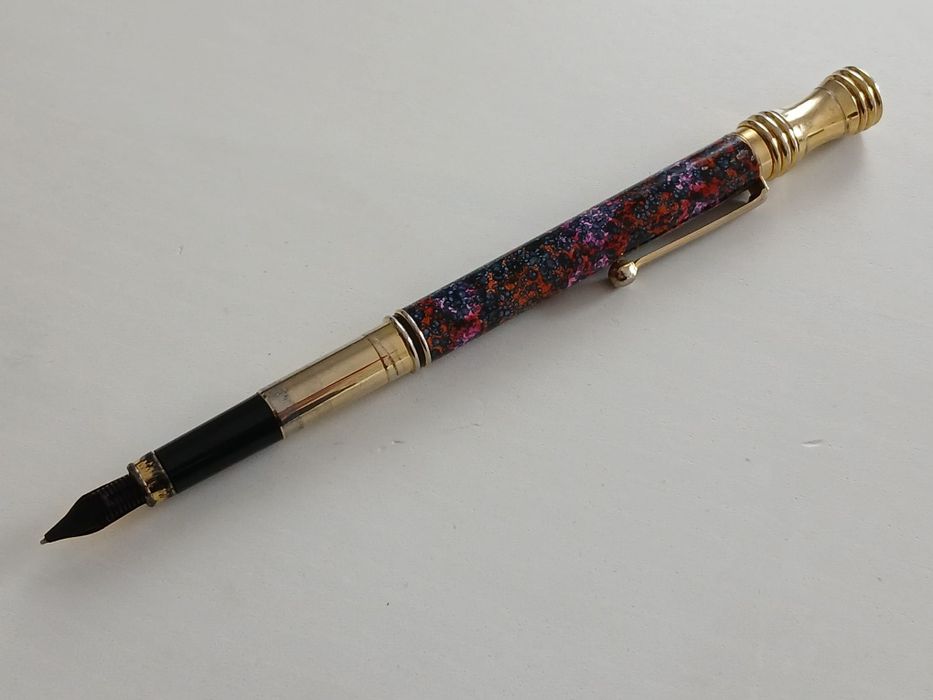 Caneta de tinta permanente da Hachette Tompla