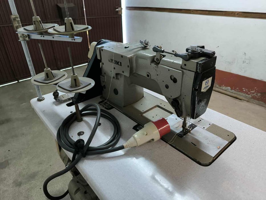 Vendo máquina de costura industrial de duas agulhas  trifásico