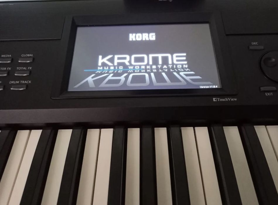 Korg krome 88 piano