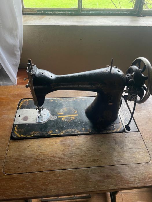 Maquina de costura antiga/vintage