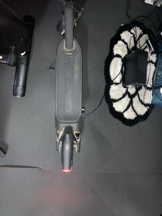 Trotinete Segway Ninebot KickScooter MAX G2 E - 450W