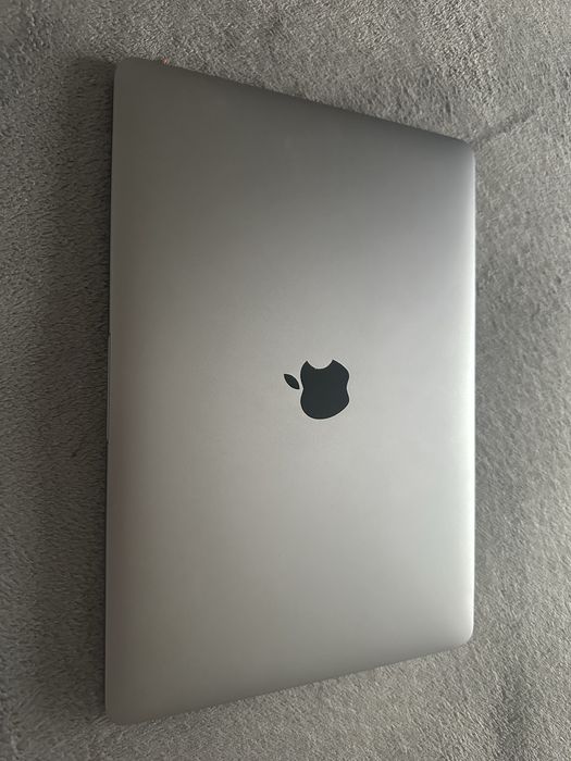 Macbook Pro 13” M1 (96% стан батареї)