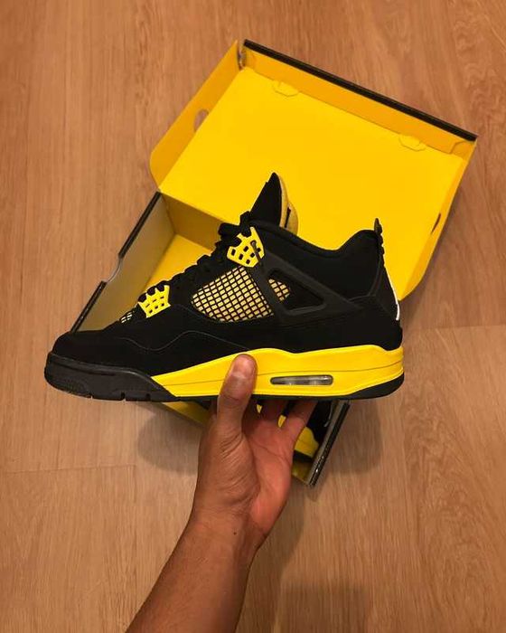 Jordan 4 Retro Thunder R.40