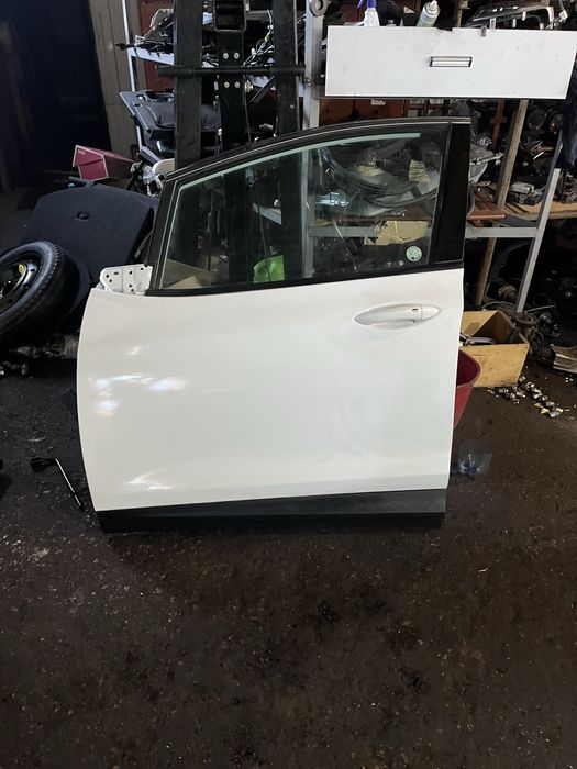 Двері передні Chevrolet Bolt EV з 23 року