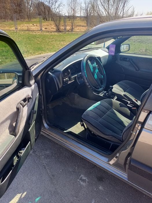 Продам passat b3 1.6 г/б