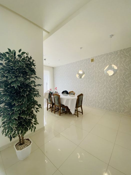 Оренда будинку 4+ кімнат