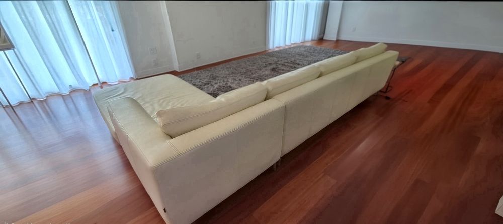 Sofá em pele branca design Italiano