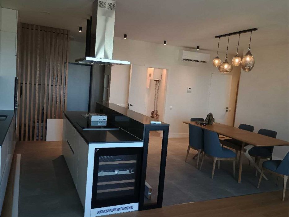 3 кімнатна Туманяна 15а Русанівка метро Лівобережна VIP ремонт 143мкв