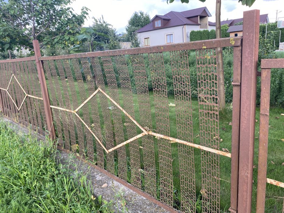 Паркан металевий,огорожа