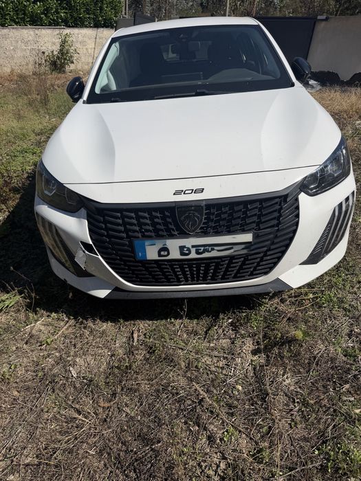 Peugeot 208 a trabalhar poucos km novo modelo
