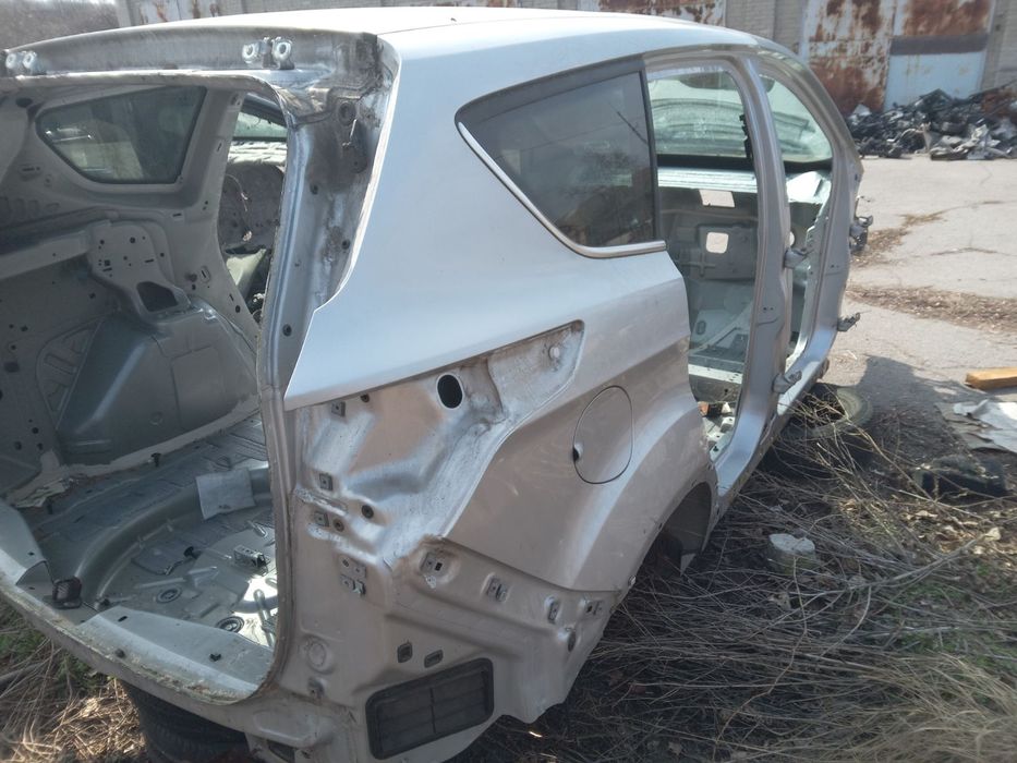 Четверть UX передняя, задняя, правая, левая Ford Escape 13-19г.