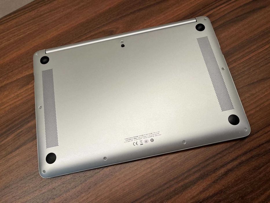 Huawei MateBook Ryzen 5 2500/8 GB RAM/256GB SSD – stan bardzo dobry