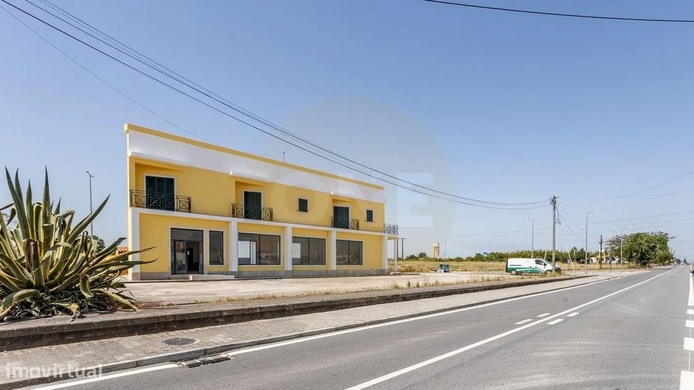 Loja 166 m² | Junto à Nacional | Estacionamento | Foros de Salvaterra