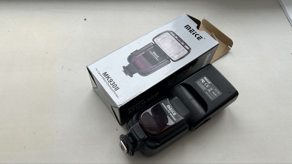 Продам на запчастини або відновлення фотоспалах Meike MK930ll