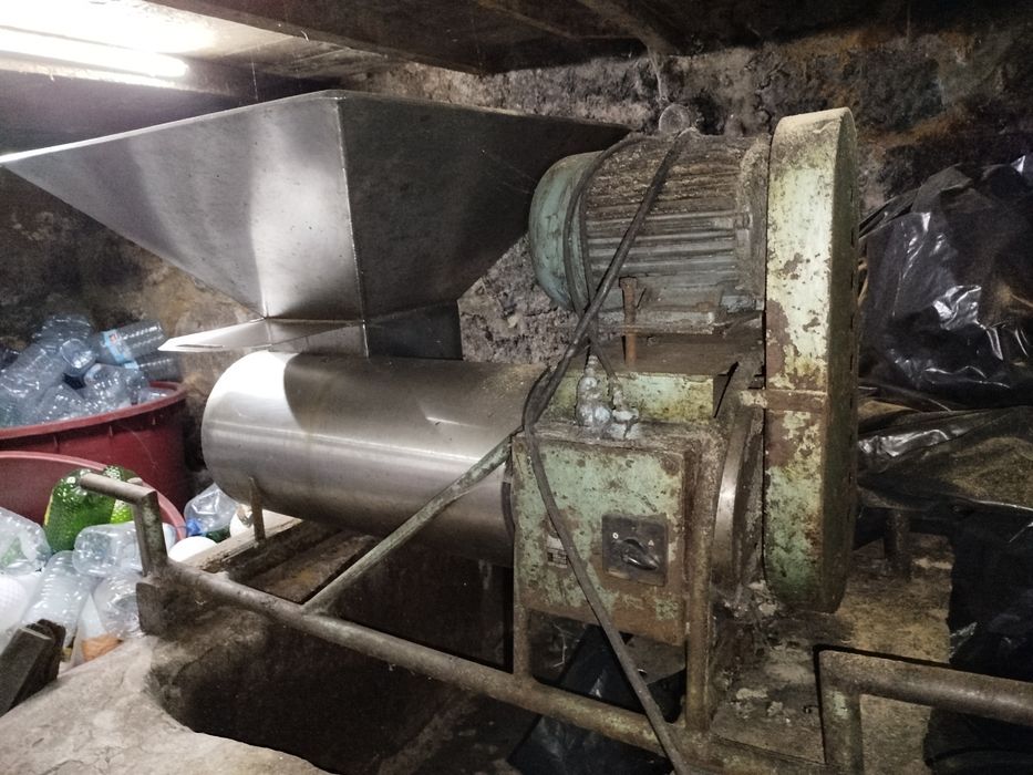 Electric Grape Crusher64585190195969122