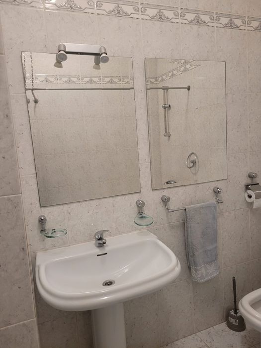 Quarto mobilado 340 €  a 6 minutos da estação de entroncamento