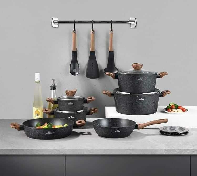 Zestaw garnków ceramiczno-marmurkowych