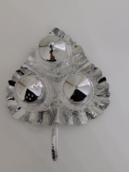 Conjunto de condimentos  para  mesa