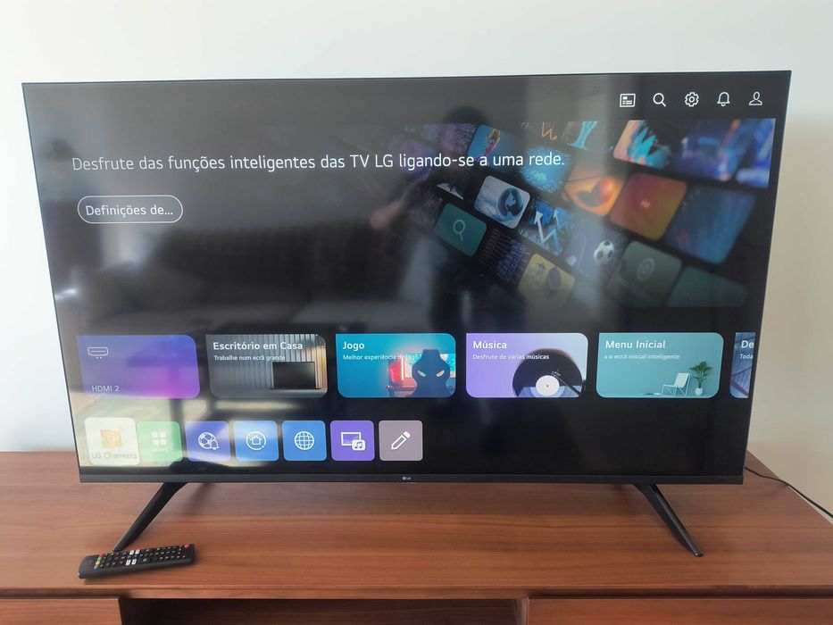 140cm (55in) LG LCD TV