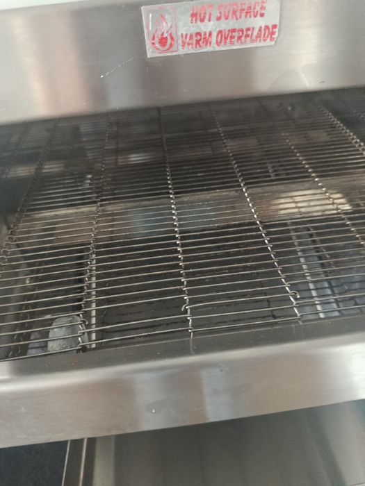 Grill/opiekacz taśmowy gastronomiczny