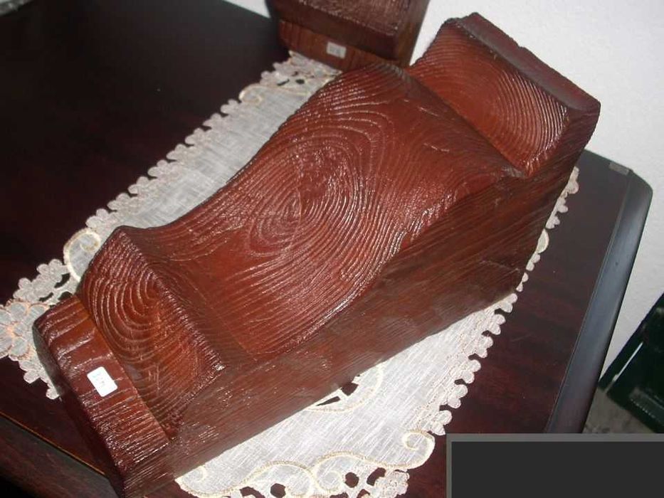 Antigo Par Mísulas / Peanhas / em madeira maciça