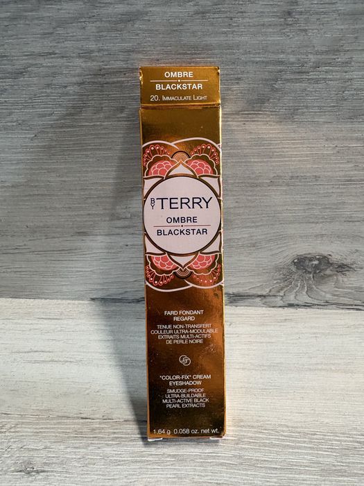 kremowy cień do powiek w sztyfcie marki By Terry