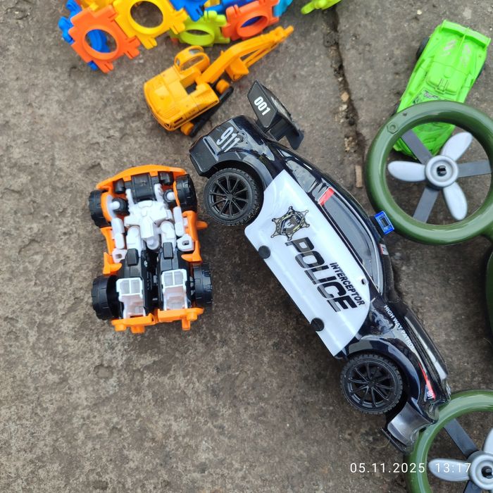 Пакет різних машинок і ін