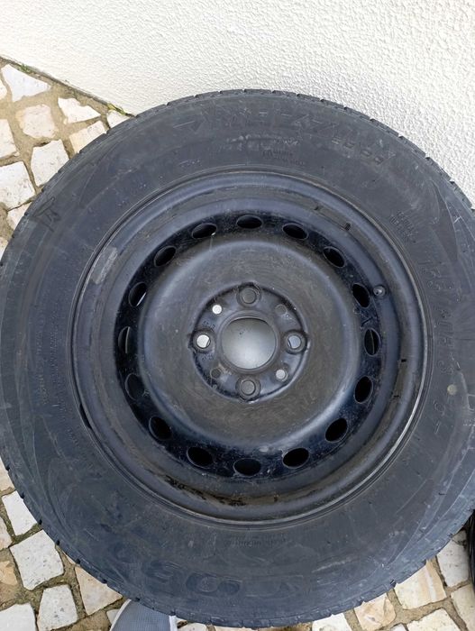 4 Pneus 155 80 r13 ,4 jantes e 3 tampoes