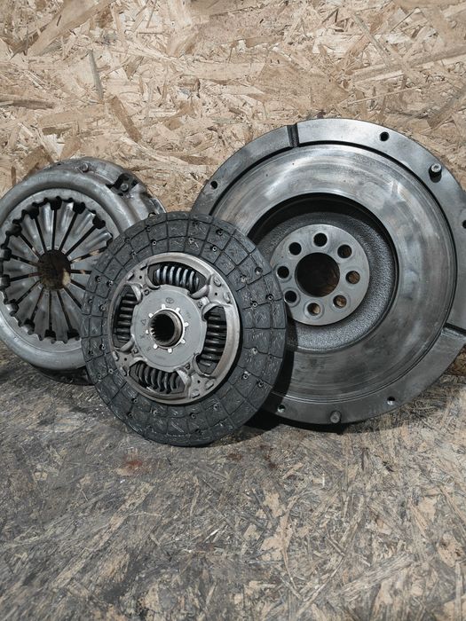 Демпферні б/у маховики з Європи на будь яке авто/одномассові та двухма