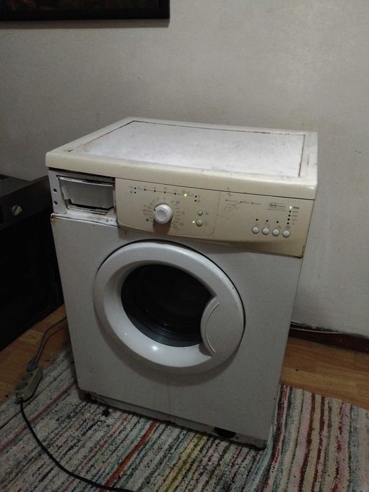 Maquina de lavar roupa em bom estado  preço no anuncio