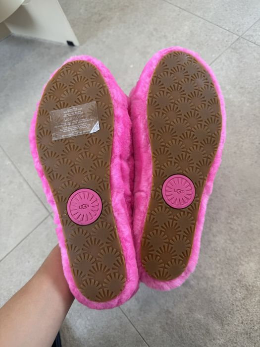 Рожеві хутряні тапочки сандалі ugg fluff yeah хутряні тапки сандалі ugg fluff yeah