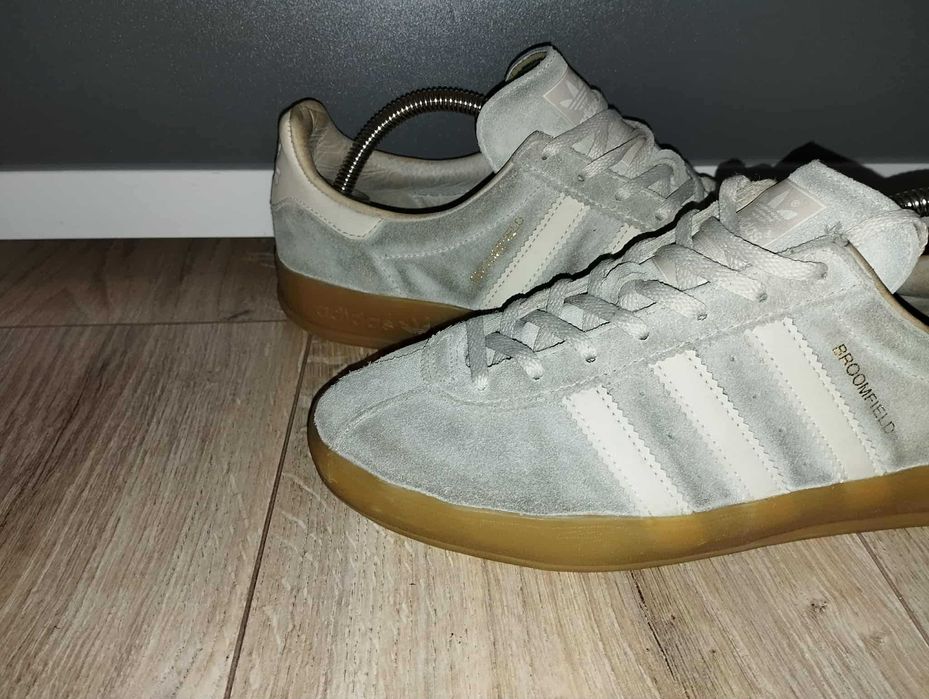 Adidas Broomfield size 42