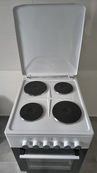 Nowa Kuchenka MPM-56-KEE-07, elektryczna