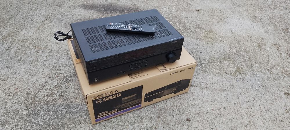 Wzmacniacz YAMAHA HTR 2067 do naprawy