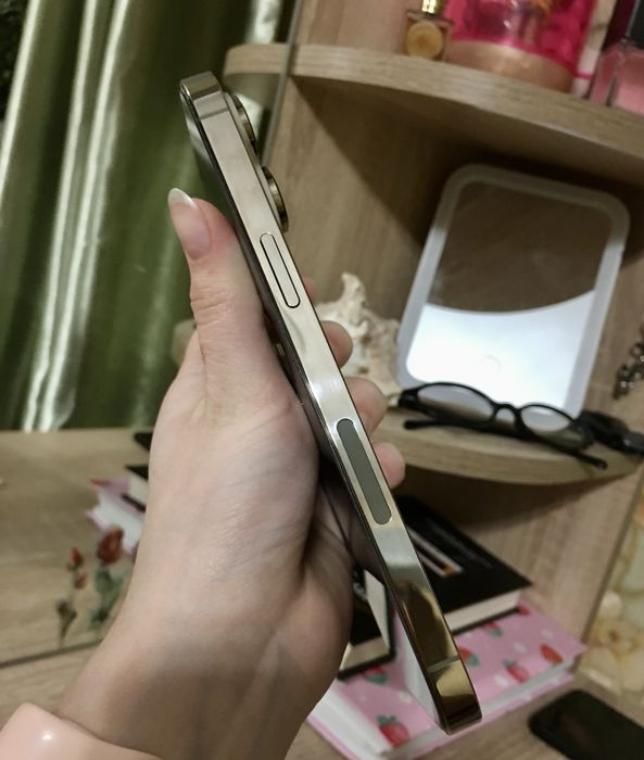 Продам iPhone 14 Pro Max (SIM-lock оператор)