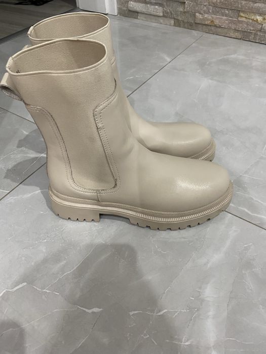 Botki beżowe Reserved