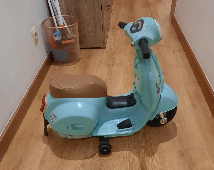 Mota elétrica a minha primeira vespa