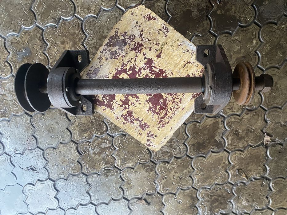 Продам вал з корпусами