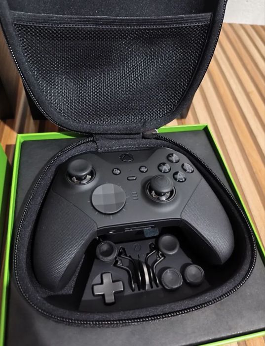 Xbox Series X + Comando Elite Series 2