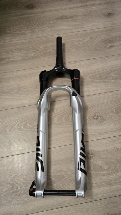 Rock Shox Pike DJ 2023 srebrny