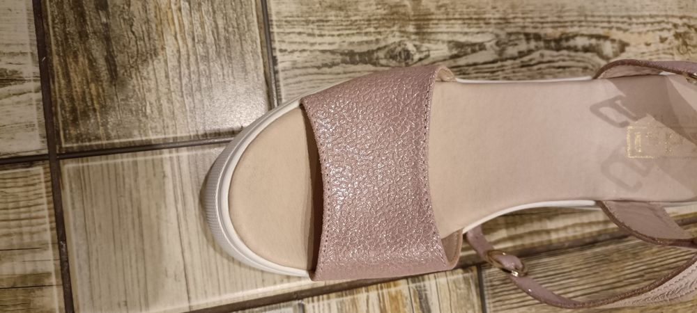 Босоніжки жіночі, шкіра натуральна, 39 розмір