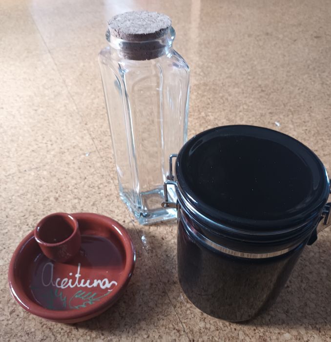 Conjunto de dois frascos + azeitoneira